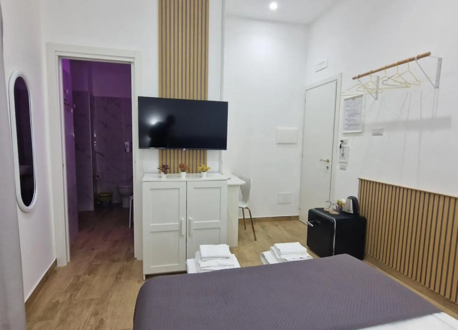Ventre Luxury Rooms Неаполь 0*,  Италия